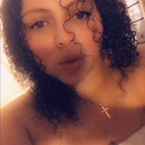 Meet your Posher, April